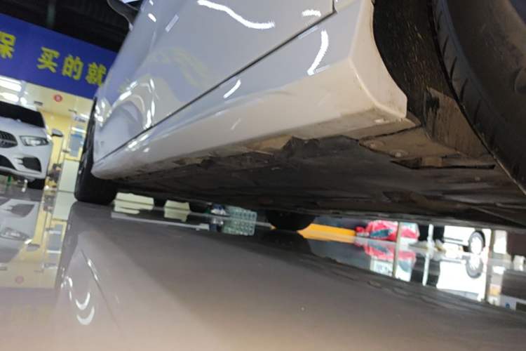 Used Mercedes-Benz A-Class 2022 Revised Version A 200 L Sport Sedan Fashionable Style Left Side Sill