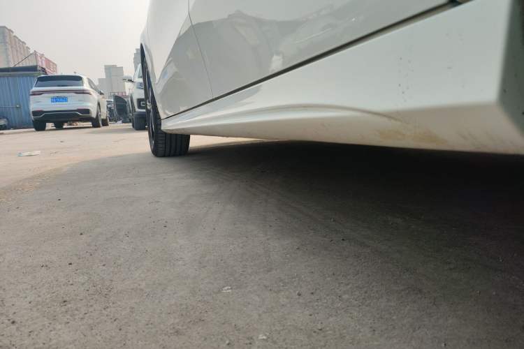 Used Mercedes-Benz A-Class 2022 Revised Version A 200 L Sport Sedan Fashionable Style Left Side Sill