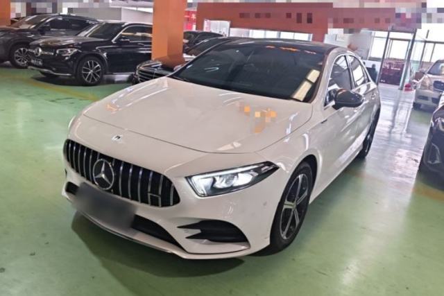 Ojetý Mercedes-Benz A-Class 2022 Second Facelift A 200 L Sport Sedan Fashion Version