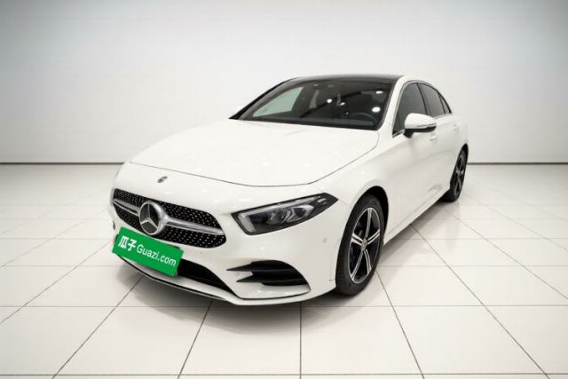 Ojetý Mercedes-Benz A-Class 2022 Second Facelift A 200 L Sport Sedan Fashion Version