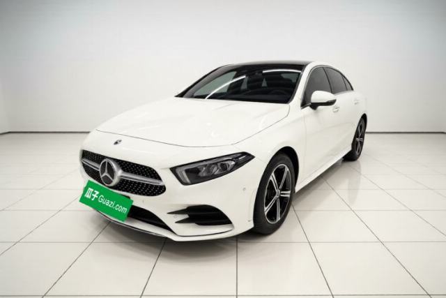 Ojetý Mercedes-Benz A-Class 2022 Second Facelift A 200 L Sport Sedan Fashion Version