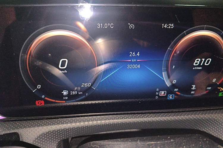 Used Mercedes-Benz A-Class 2022 Second Facelift A 200 L Sport Sedan Fashion Version Odometer Close Up