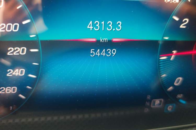 Used Mercedes-Benz A-Class 2022 Revised Version A 200 L Sport Sedan Fashionable Style Odometer Close Up