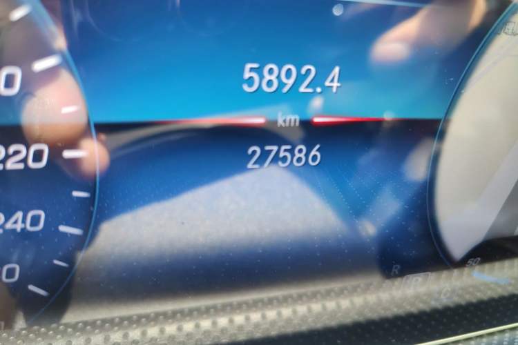 Used Mercedes-Benz A-Class 2022 Revised Version A 200 L Sport Sedan Fashionable Style Odometer Close Up