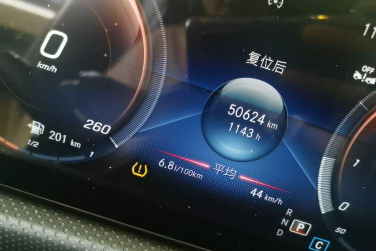 Used Mercedes-Benz A-Class 2022 Revised Version A 200 L Sport Sedan Fashionable Style Odometer Close Up