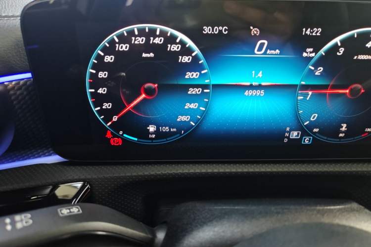 Used Mercedes-Benz A-Class 2022 Revised Version A 200 L Sport Sedan Fashionable Style Odometer Close Up