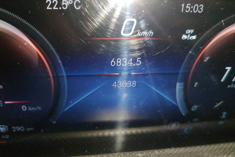 Used Mercedes-Benz A-Class 2022 Revised Version A 200 L Sport Sedan Fashionable Style Odometer Close Up