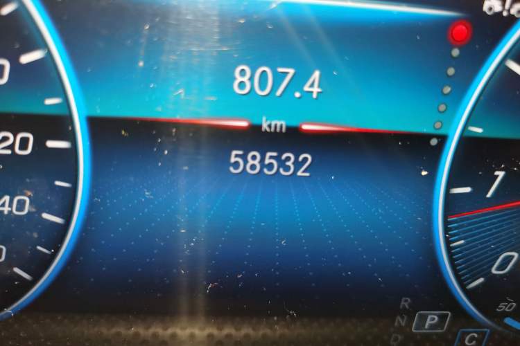 Used Mercedes-Benz A-Class 2022 Revised Version A 200 L Sport Sedan Fashionable Style Odometer Close Up