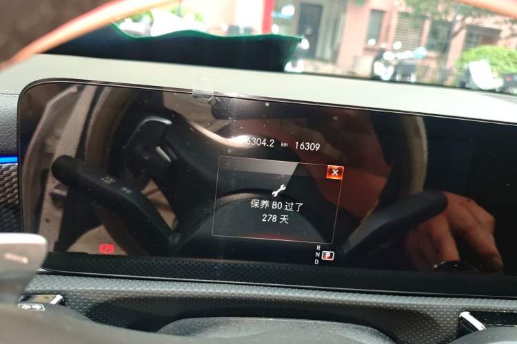 Used Mercedes-Benz A-Class 2022 Revised Version A 200 L Sport Sedan Fashionable Style Odometer Close Up