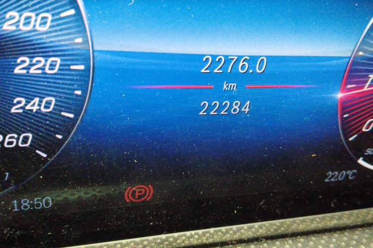 Used Mercedes-Benz A-Class 2022 Revised Version A 200 L Sport Sedan Fashionable Style Odometer Close Up