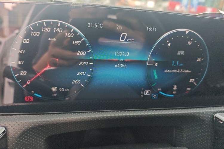 Used Mercedes-Benz A-Class 2022 Restyled A 200 L Sport Sedan Fashion Version Odometer Close Up