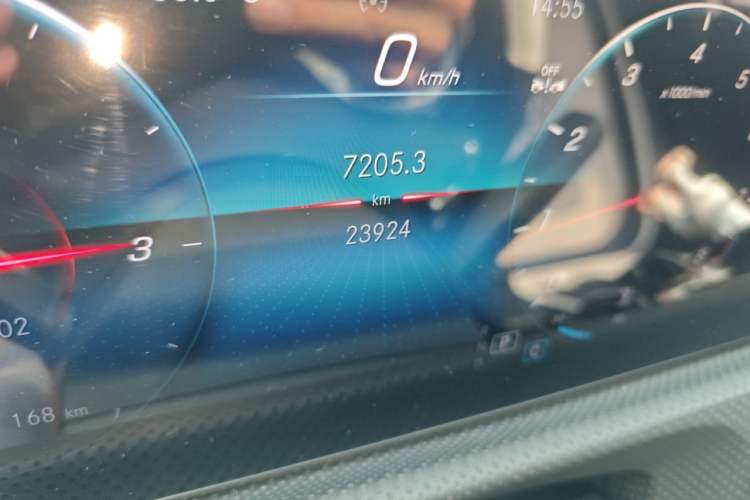 Used Mercedes-Benz A-Class 2022 Revised Version A 200 L Sport Sedan Fashionable Style Odometer Close Up