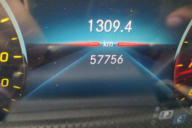 Used Mercedes-Benz A-Class 2022 Revised Version A 200 L Sport Sedan Fashionable Style Odometer Close Up