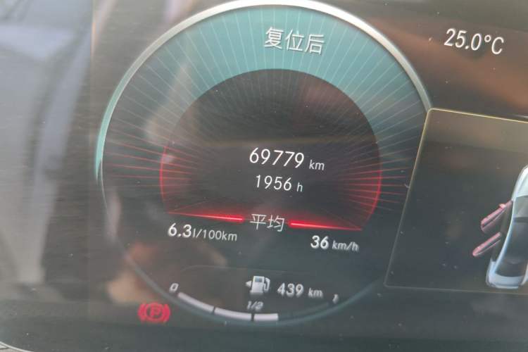 Used Mercedes-Benz A-Class 2022 Revised Version A 200 L Sport Sedan Fashionable Style Odometer Close Up