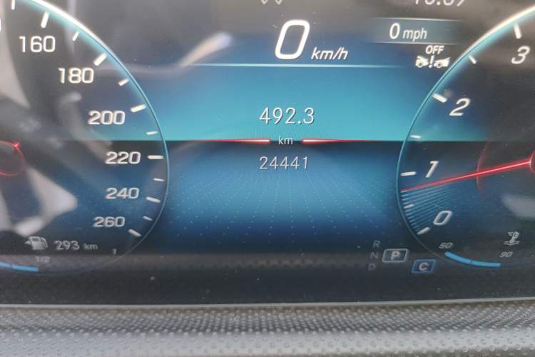 Used Mercedes-Benz A-Class 2022 Revised Version A 200 L Sport Sedan Fashionable Style Odometer Close Up