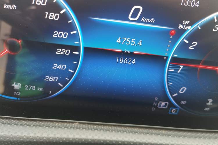 Used Mercedes-Benz A-Class 2022 Second Facelift A 200 L Sport Sedan Fashion Version Odometer Close Up