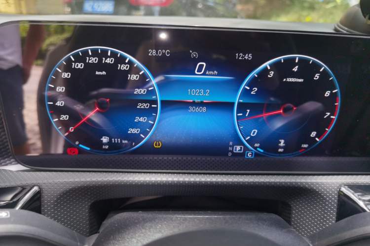 Used Mercedes-Benz A-Class 2022 Second Facelift A 200 L Sport Sedan Fashion Version Odometer Close Up