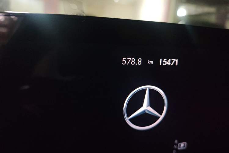 Used Mercedes-Benz A-Class 2022 Second Facelift A 200 L Sport Sedan Fashion Version Odometer Close Up