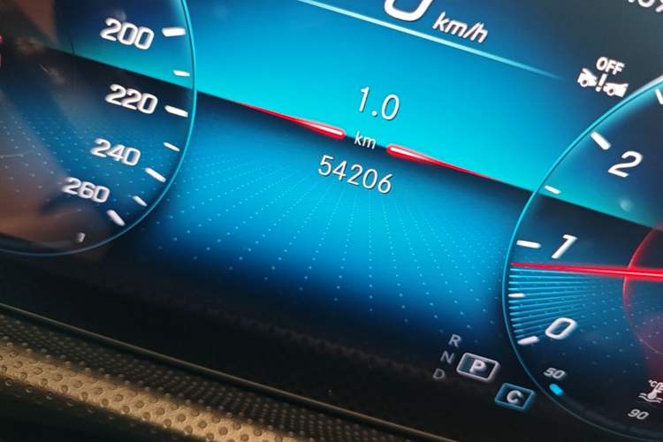 Used Mercedes-Benz A-Class 2022 Revised Version A 200 L Sport Sedan Fashionable Style Odometer Close Up