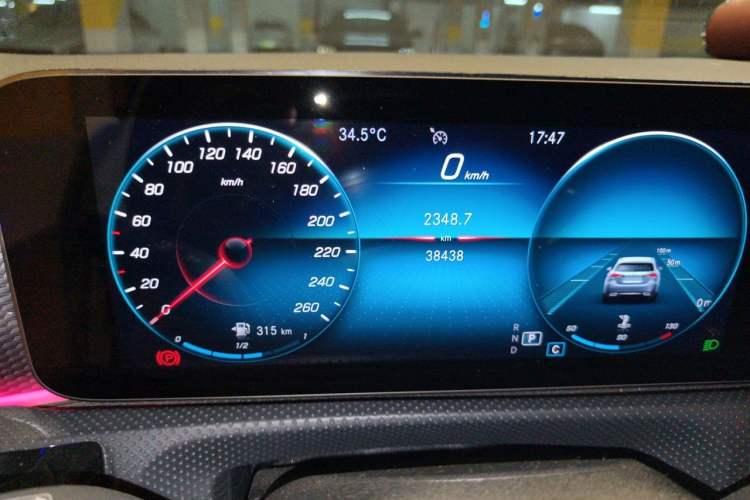 Used Mercedes-Benz A-Class 2022 Second Facelift A 200 L Sport Sedan Fashion Version Odometer Close Up
