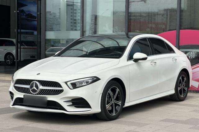 Used Mercedes-Benz A-Class 2022 Revised Version A 200 L Sport Sedan Fashionable Style