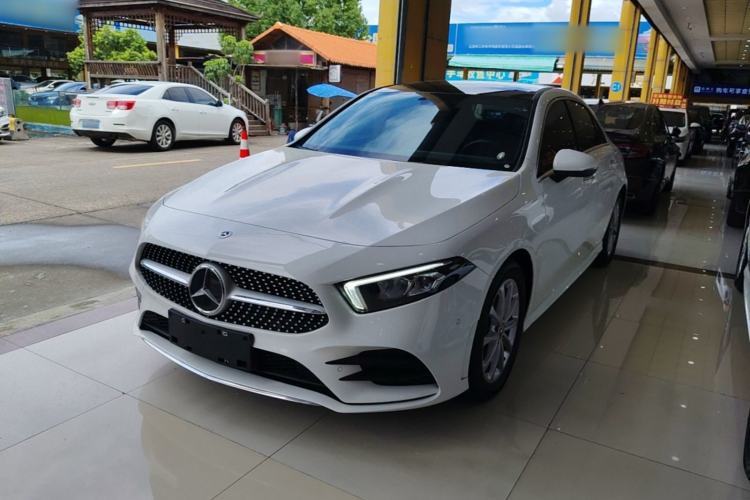 Used Mercedes-Benz A-Class 2022 Restyled A 200 L Sport Sedan Fashion Version Guazi used car, China used car export, Used car for sale, Used cars, Cheapest cars for sale