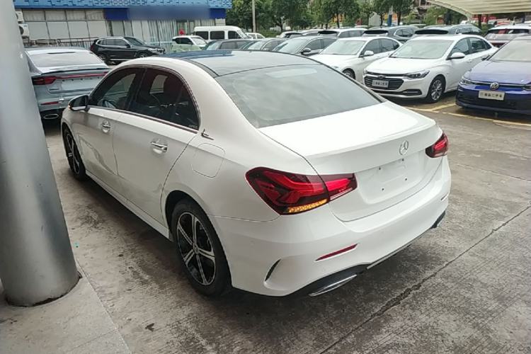 Used Mercedes-Benz A-Class 2022 Revised Version A 200 L Sport Sedan Fashionable Style Rear Left 45 Deg