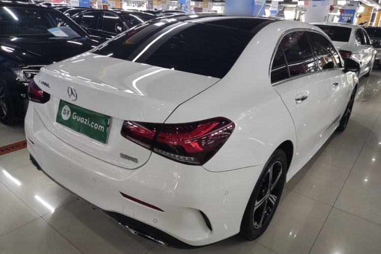 Used Mercedes-Benz A-Class 2022 Revised Version A 200 L Sport Sedan Fashionable Style Rear Right 45 Deg