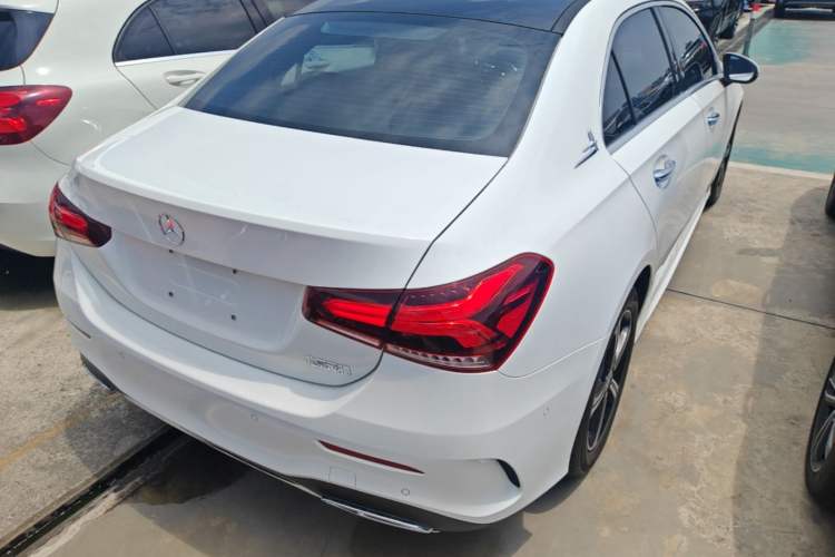 Used Mercedes-Benz A-Class 2022 Revised Version A 200 L Sport Sedan Fashionable Style Rear Right 45 Deg