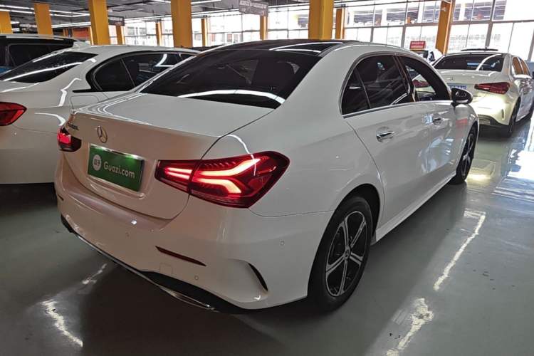 Used Mercedes-Benz A-Class 2022 Revised Version A 200 L Sport Sedan Fashionable Style Rear Right 45 Deg