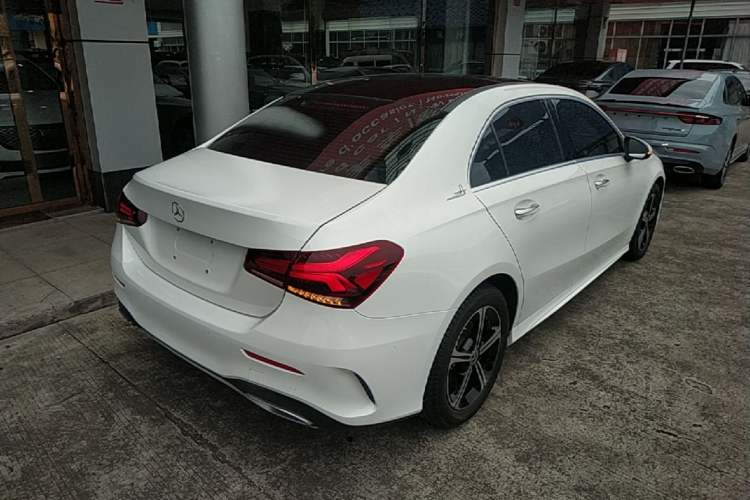 Used Mercedes-Benz A-Class 2022 Revised Version A 200 L Sport Sedan Fashionable Style Rear Right 45 Deg