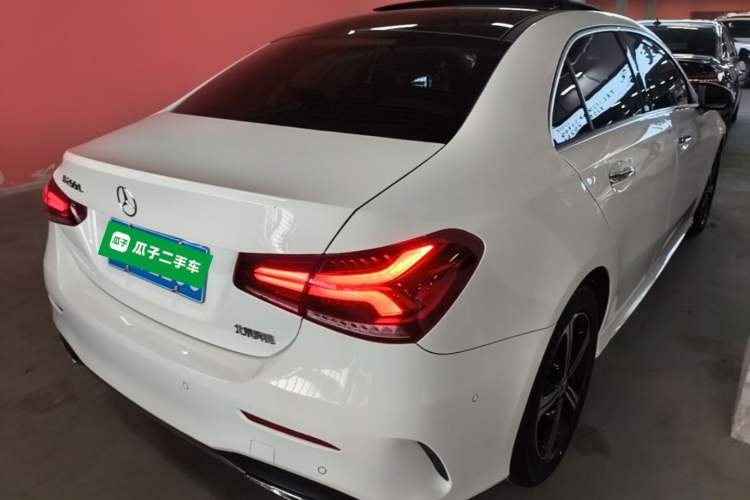 Used Mercedes-Benz A-Class 2022 Revised Version A 200 L Sport Sedan Fashionable Style Rear Right 45 Deg