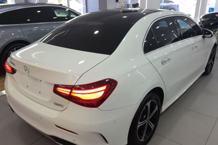 Used Mercedes-Benz A-Class 2022 Revised Version A 200 L Sport Sedan Fashionable Style Rear Right 45 Deg