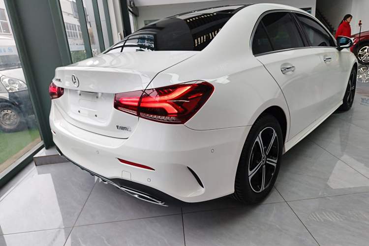 Used Mercedes-Benz A-Class 2022 Revised Version A 200 L Sport Sedan Fashionable Style Rear Right 45 Deg
