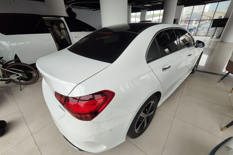 Used Mercedes-Benz A-Class 2022 Revised Version A 200 L Sport Sedan Fashionable Style Rear Right 45 Deg