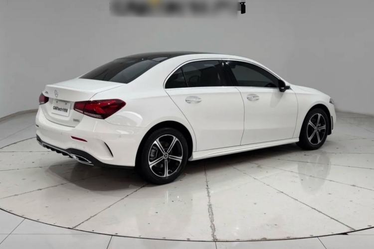 Used Mercedes-Benz A-Class 2022 Revised Version A 200 L Sport Sedan Fashionable Style Rear Right 45 Deg