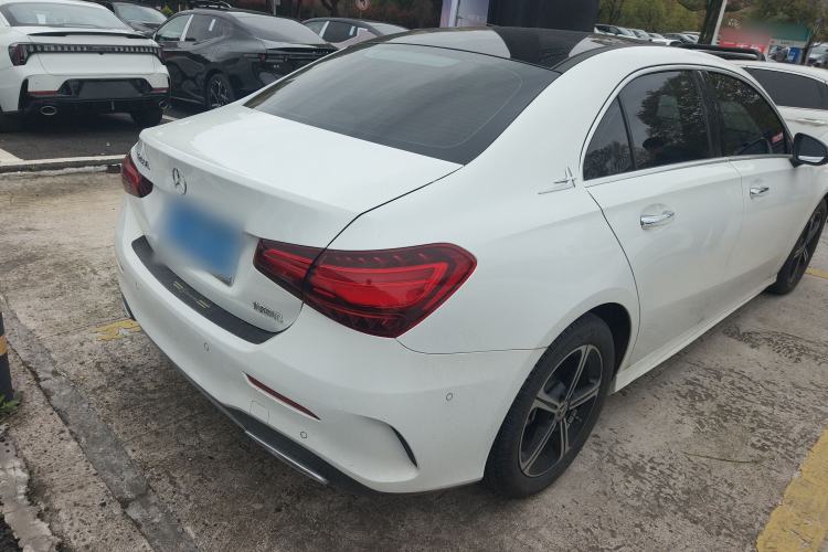 Used Mercedes-Benz A-Class 2022 Revised Version A 200 L Sport Sedan Fashionable Style Rear Right 45 Deg
