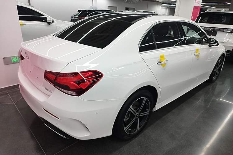 Used Mercedes-Benz A-Class 2022 Revised Version A 200 L Sport Sedan Fashionable Style Rear Right 45 Deg