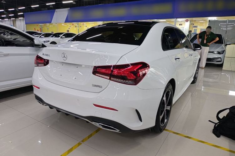 Used Mercedes-Benz A-Class 2022 Revised Version A 200 L Sport Sedan Fashionable Style Rear Right 45 Deg
