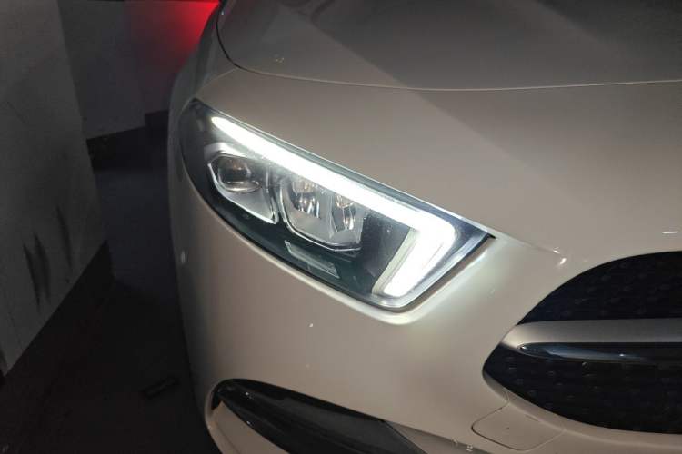 Used Mercedes-Benz A-Class 2022 A 200 L Sport Sedan Fashion Model Right Front Headlight