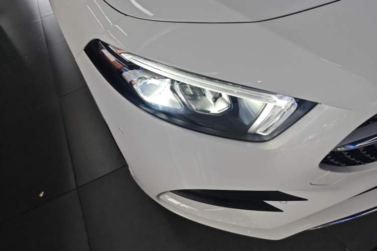 Used Mercedes-Benz A-Class 2022 Revised Version A 200 L Sport Sedan Fashionable Style Right Front Headlight