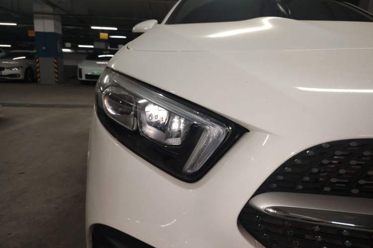 Used Mercedes-Benz A-Class 2022 Second Facelift A 200 L Sport Sedan Fashion Version Right Front Headlight