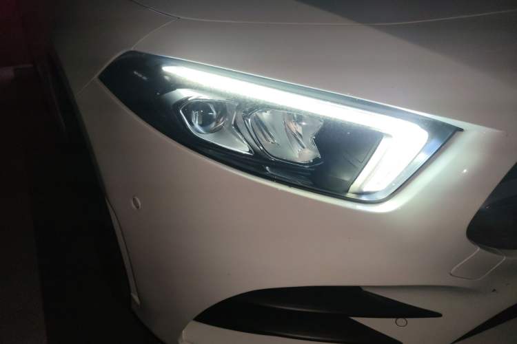 Used Mercedes-Benz A-Class 2022 Revised Version A 200 L Sport Sedan Fashionable Style Right Front Headlight
