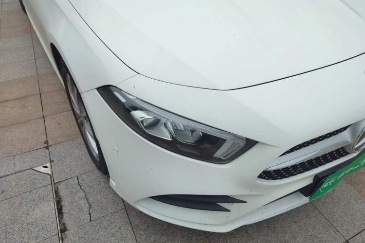 Used Mercedes-Benz A-Class 2022 Restyled A 200 L Sport Sedan Fashion Version Right Front Headlight