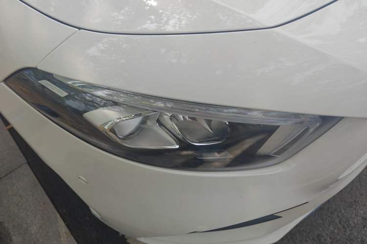 Used Mercedes-Benz A-Class 2022 Restyled A 200 L Sport Sedan Fashion Version Right Front Headlight