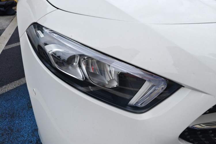 Used Mercedes-Benz A-Class 2022 Revised Version A 200 L Sport Sedan Fashionable Style Right Front Headlight