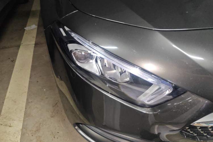 Used Mercedes-Benz A-Class 2022 Revised Version A 200 L Sport Sedan Fashionable Style Right Front Headlight