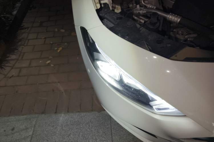 Used Mercedes-Benz A-Class 2022 Revised Version A 200 L Sport Sedan Fashionable Style Right Front Headlight