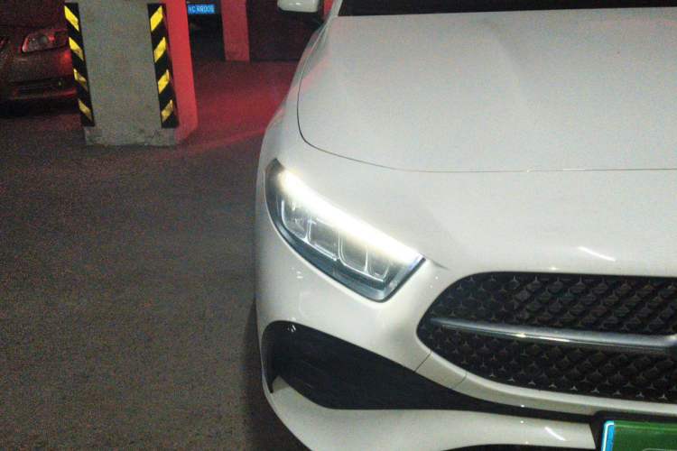 Used Mercedes-Benz A-Class 2022 Revised Version A 200 L Sport Sedan Fashionable Style Right Front Headlight