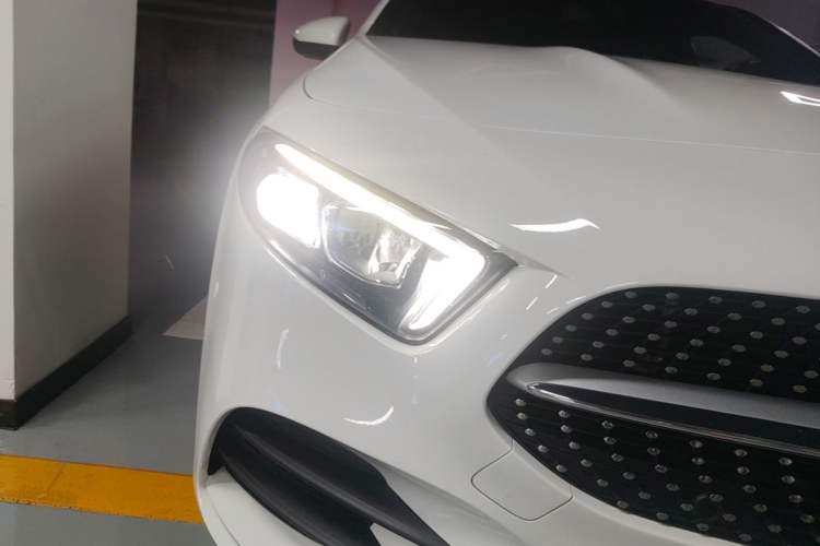 Used Mercedes-Benz A-Class 2022 A 200 L Sport Sedan Fashion Model Right Front Headlight
